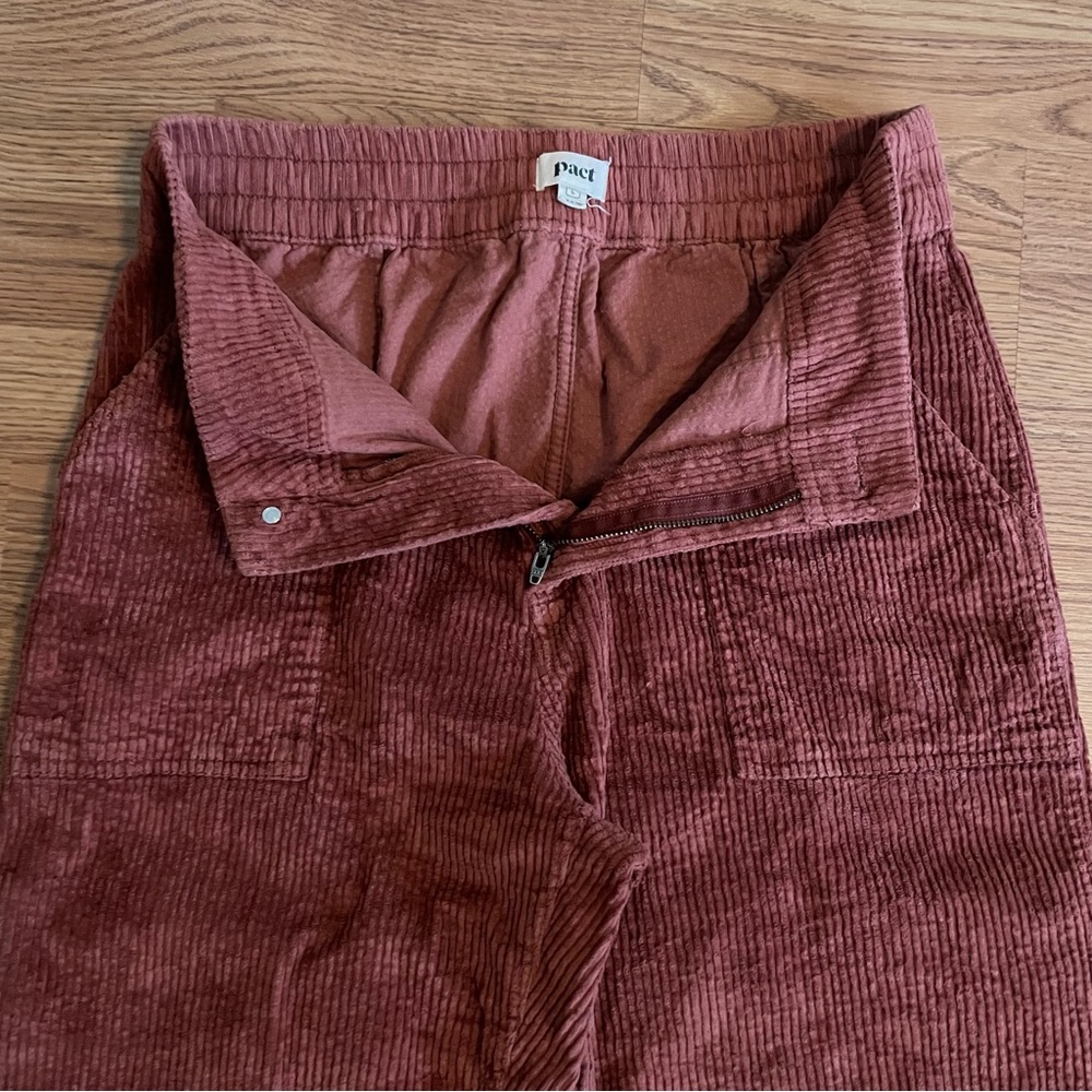 Pact Corduroy Peg Pants in walnut - Picture 4 of 6